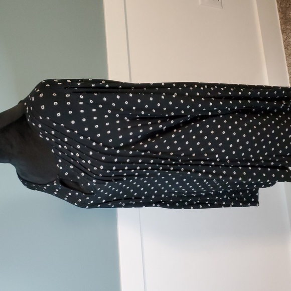 J. Jill Wearever Collection Black Daisies Floral Flowy Rayon Top 2X - Picture 3 of 10